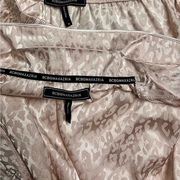BCBG MaxAzria ~ Medium ~ Leopard Print Satin ~ 2 Piece Pajamas Set - Picture 12 of 12